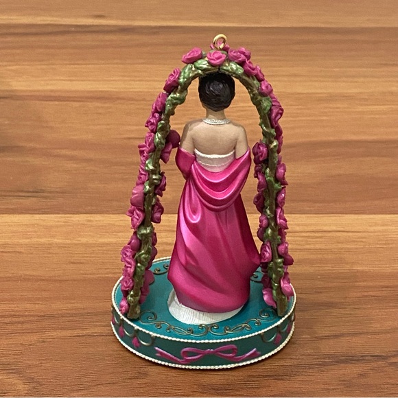 Vintage 1999 Carlton Cards First Lady Jacqueline Kennedy Christmas Tree Ornament - Picture 7 of 15